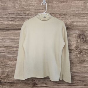 Main Strip Cream Turtleneck Sweater